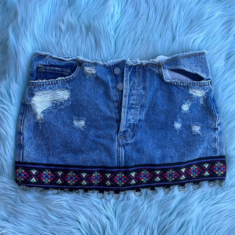 CARMAR Los Angeles Denim Skirt BNWT - Size 27